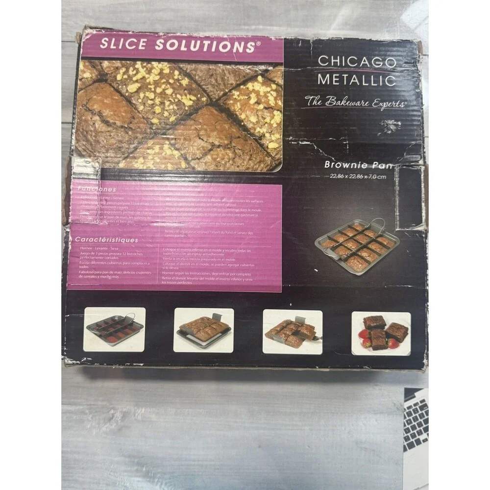 Chicago Metallic Slice Solutions Brownie Pan 9x9 Bake Lift Serve Divider 12
